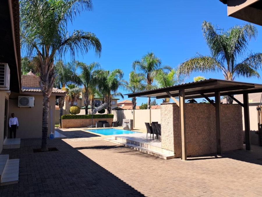 4 Bedroom Property for Sale in Hillcrest Northern Cape